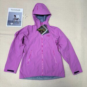 Arcteryx Beta Series Beta LT Hooded Hardshell Jacket, Size M